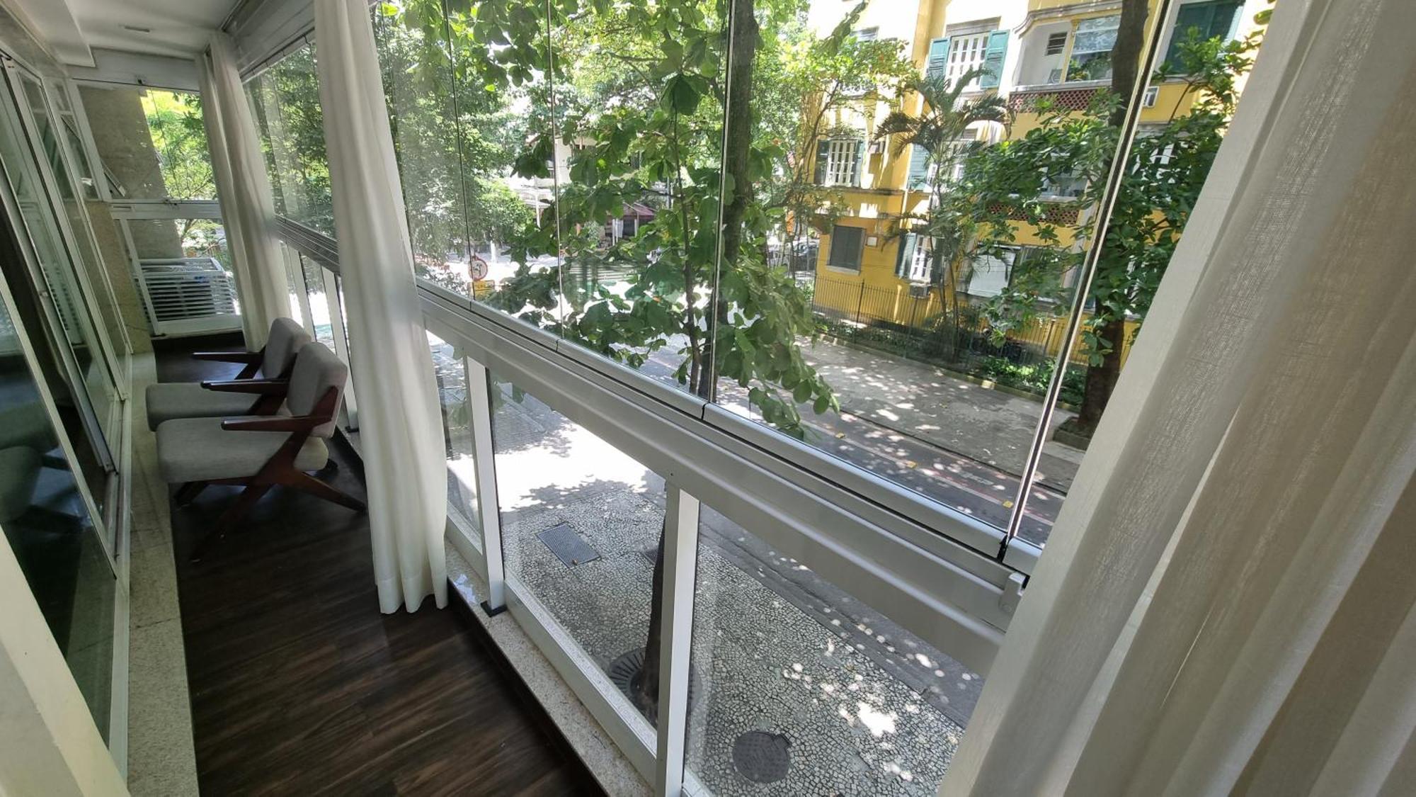 3 Quartos No Quadrilatero De Charme Em Ipanema